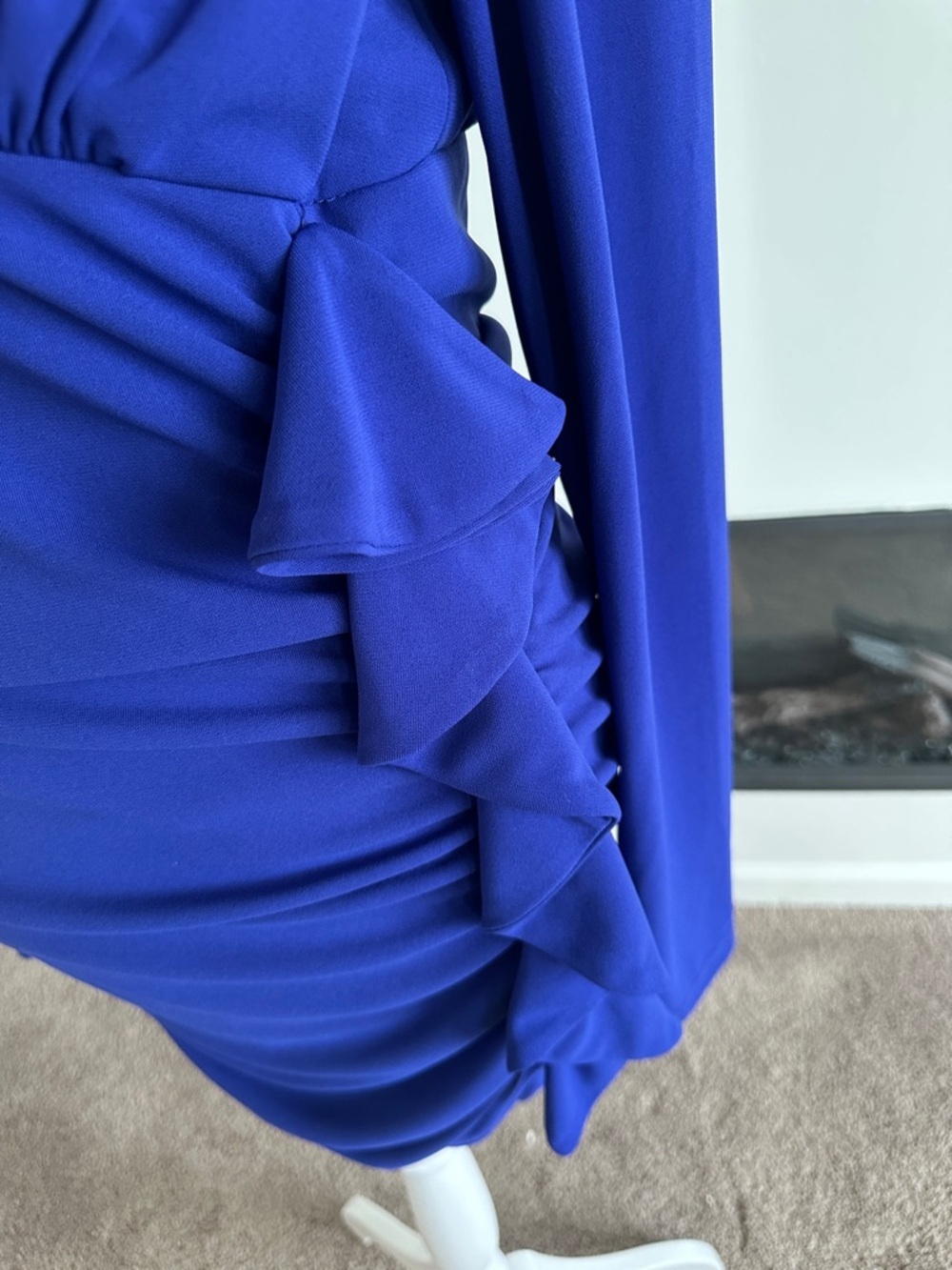Zara Cobalt Blue Long-Sleeve V-Neck Ruched Dress with Side Ruffle - Picture 8 of 9